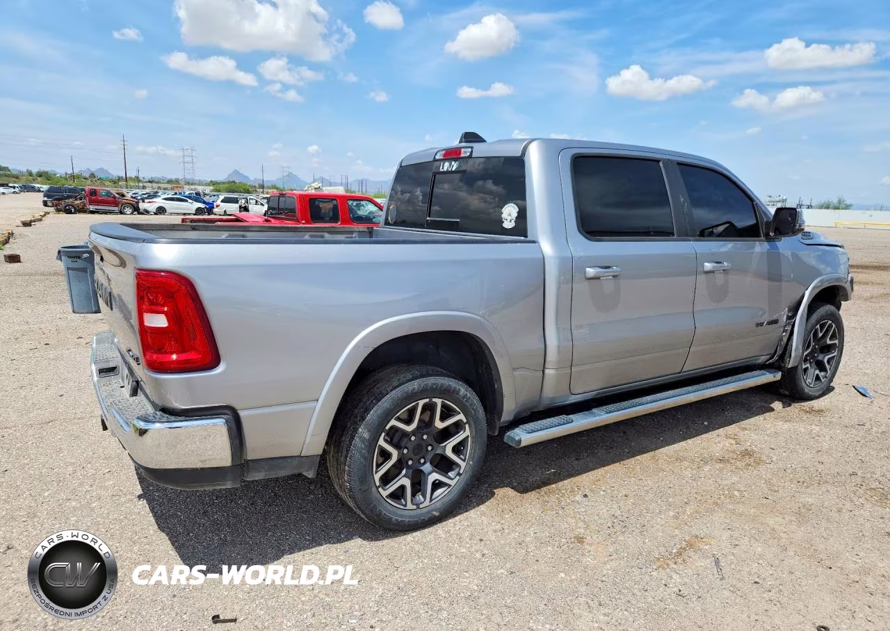 2025 Ram 1500 Laramie VIN:1C6SRFJP3SN511129 - 3
