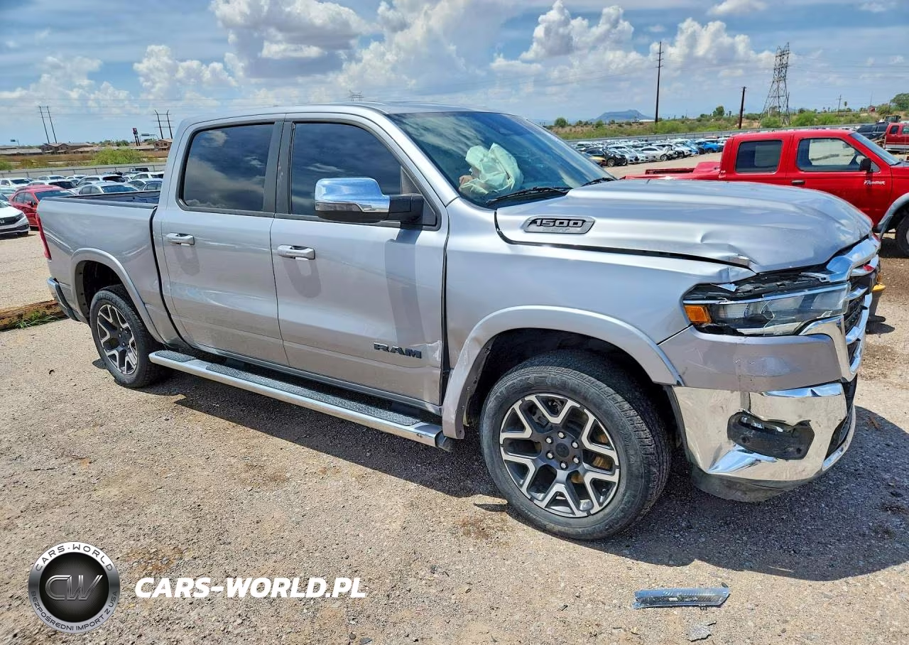2025 Ram 1500 Laramie VIN:1C6SRFJP3SN511129 - 4