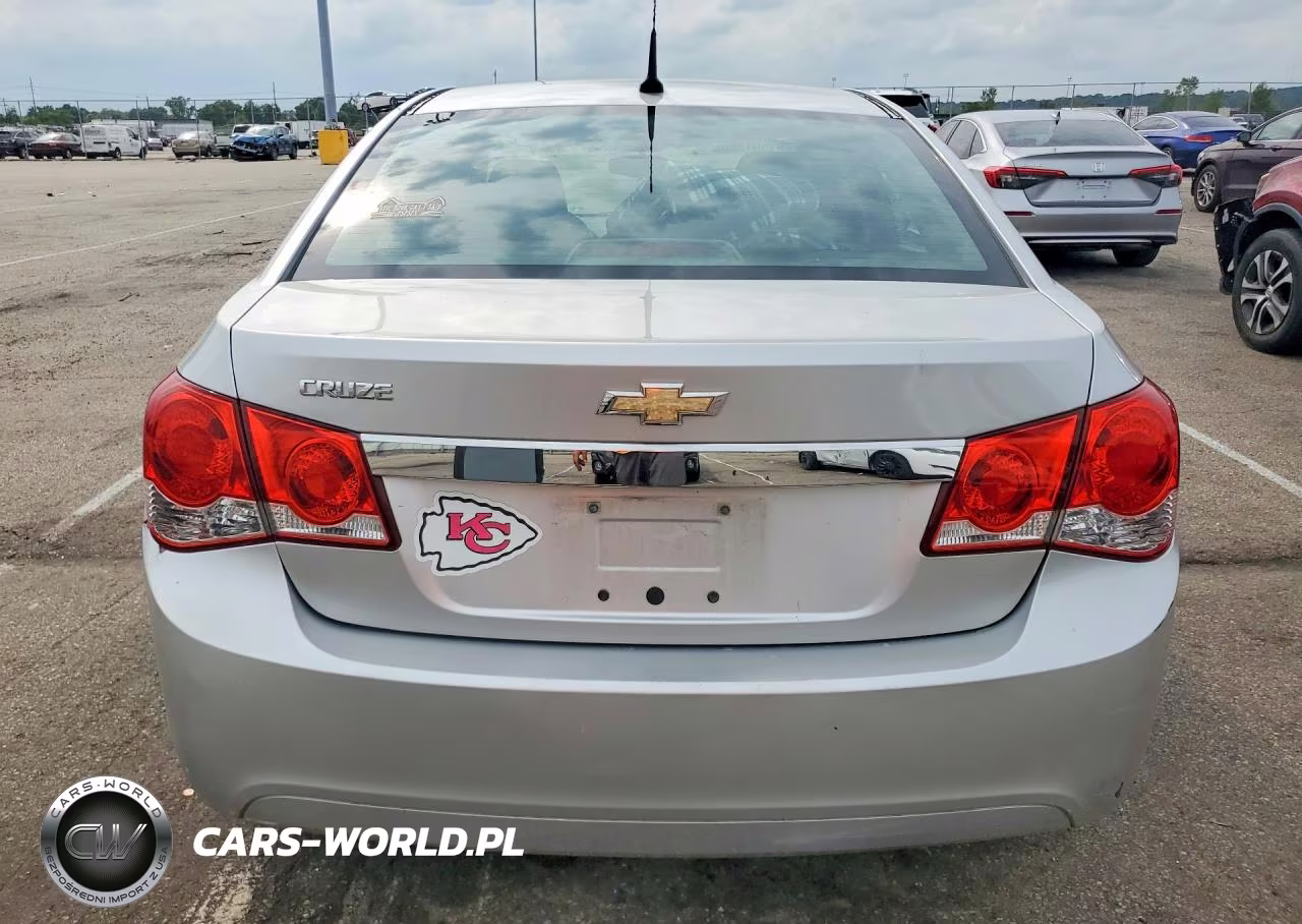 2014 Chevrolet Cruze Ls VIN:1G1PA5SH8E7306396 - 6