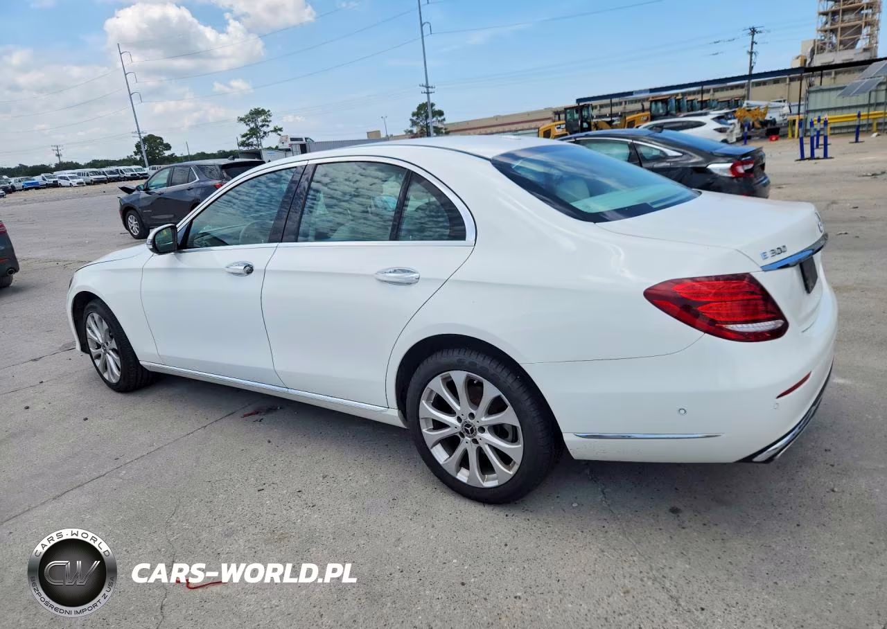 2018 Mercedes-Benz E 300 VIN:WDDZF4JB5JA410582 - 2