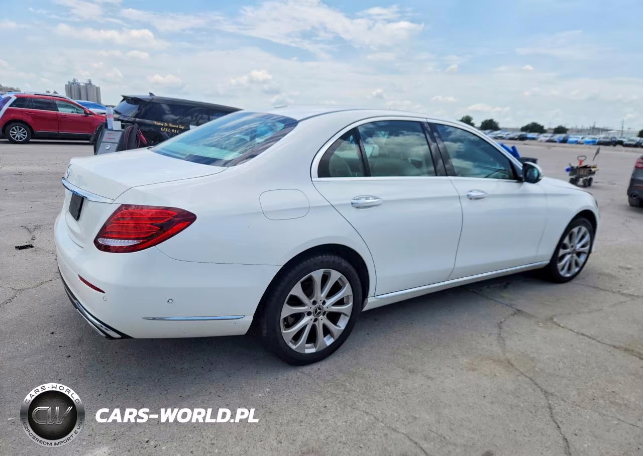 2018 Mercedes-Benz E 300 VIN:WDDZF4JB5JA410582 - 3