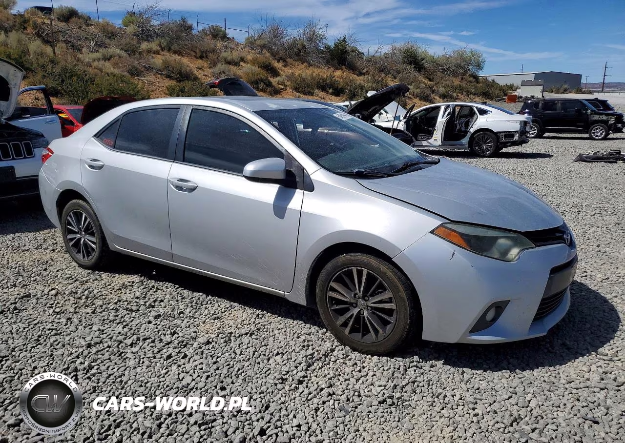 2016 Toyota Corolla Le Premium VIN:5YFBURHE2GP392657 - 4