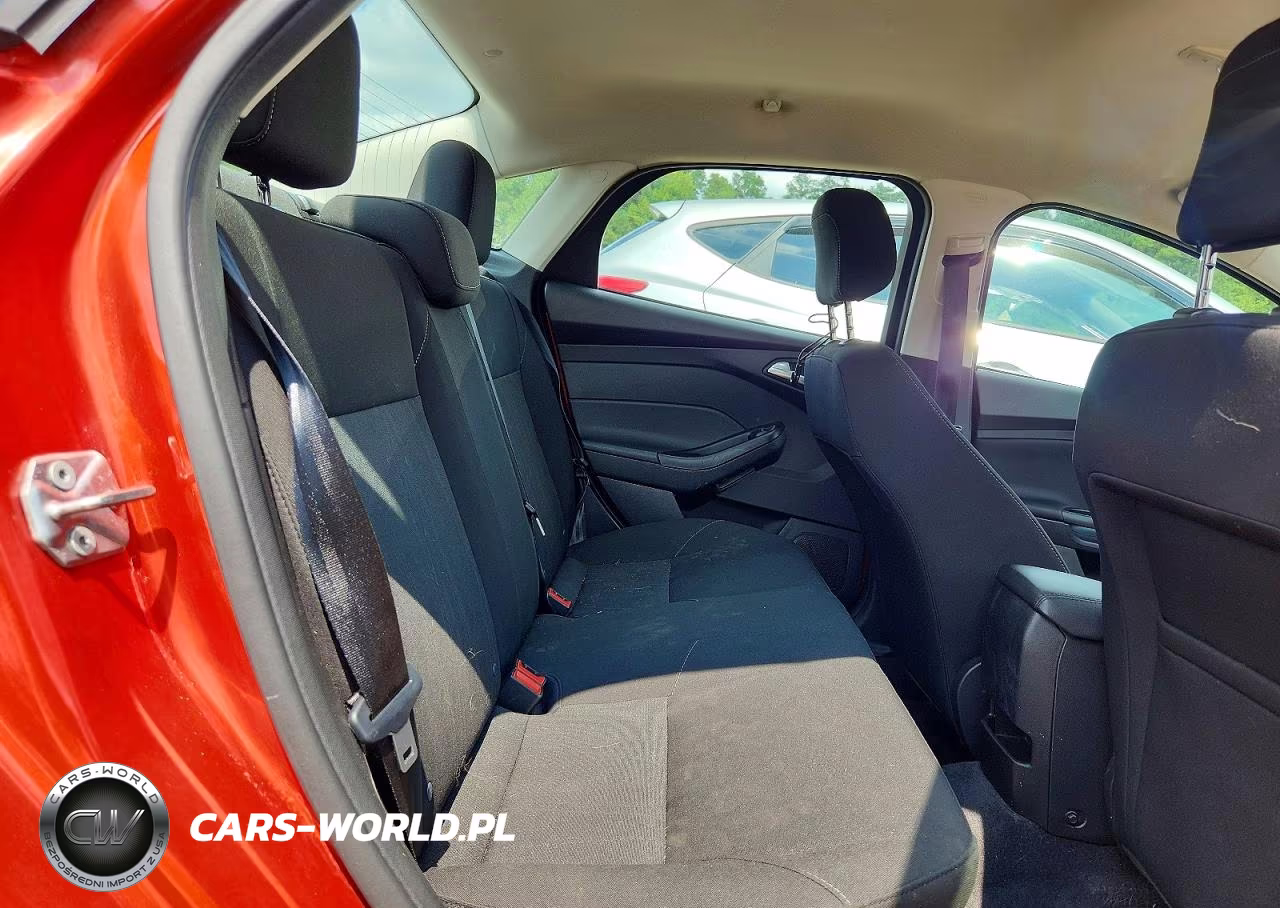 2018 Ford Focus Se VIN:1FADP3F27JL291741 - 10