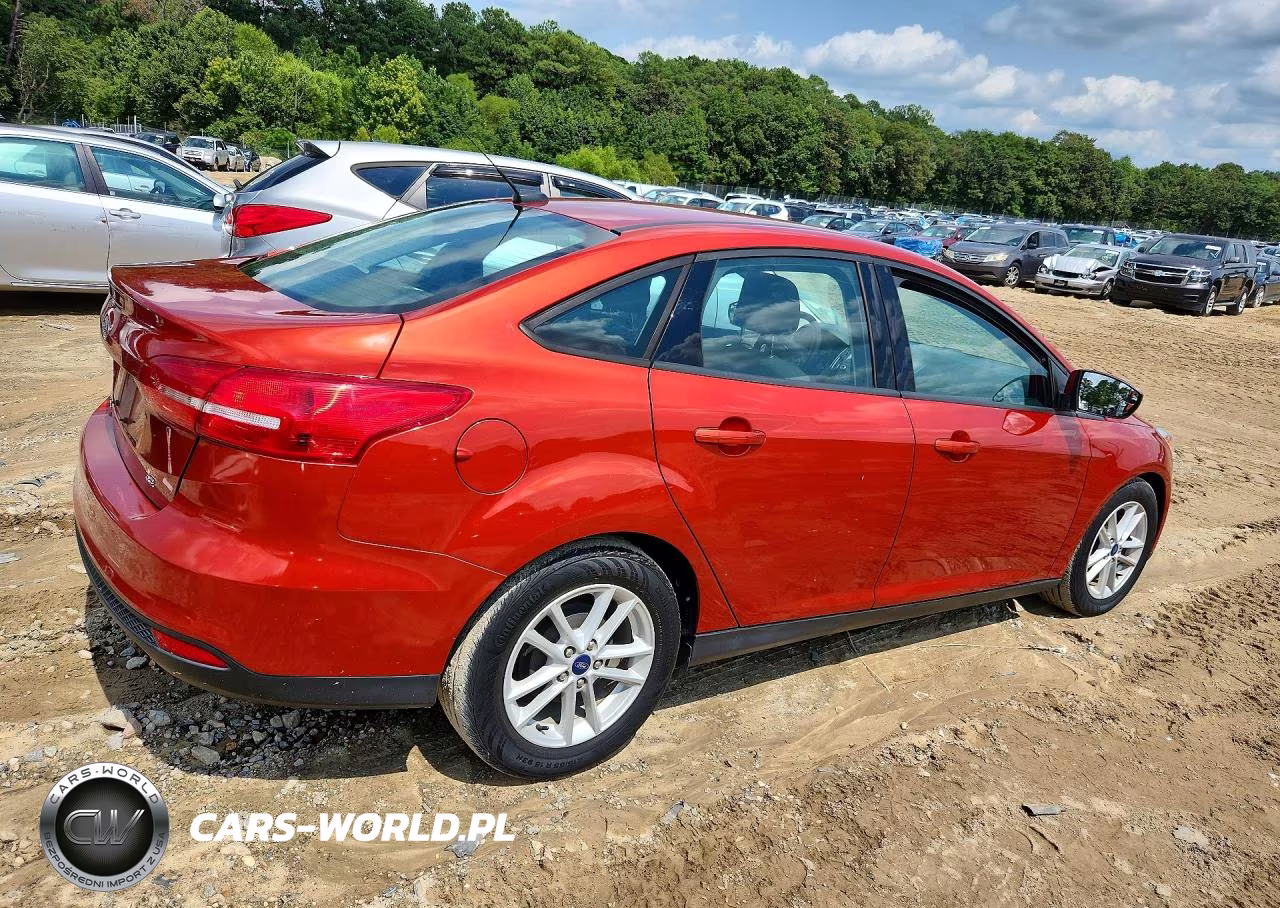 2018 Ford Focus Se VIN:1FADP3F27JL291741 - 3