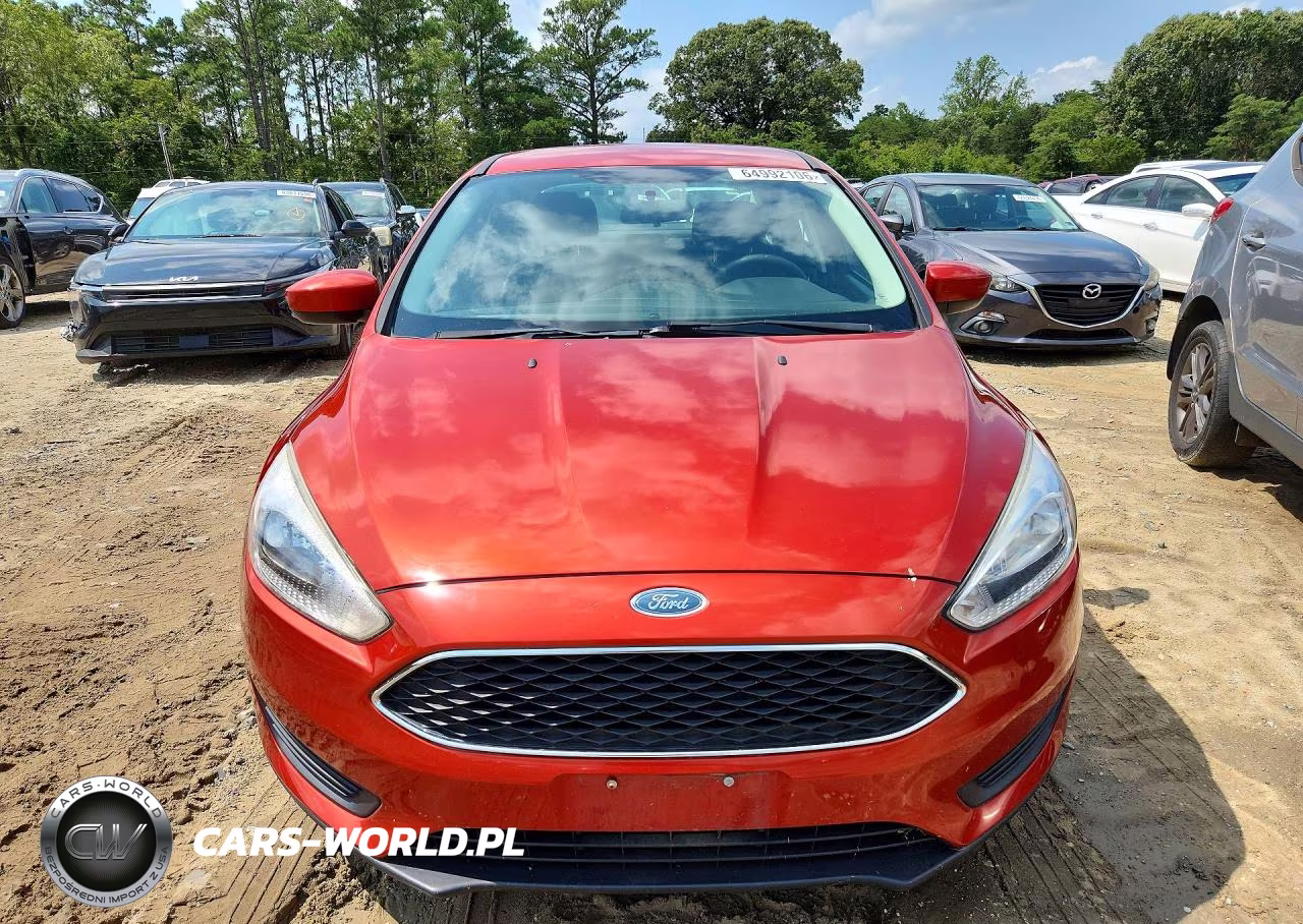 2018 Ford Focus Se VIN:1FADP3F27JL291741 - 5