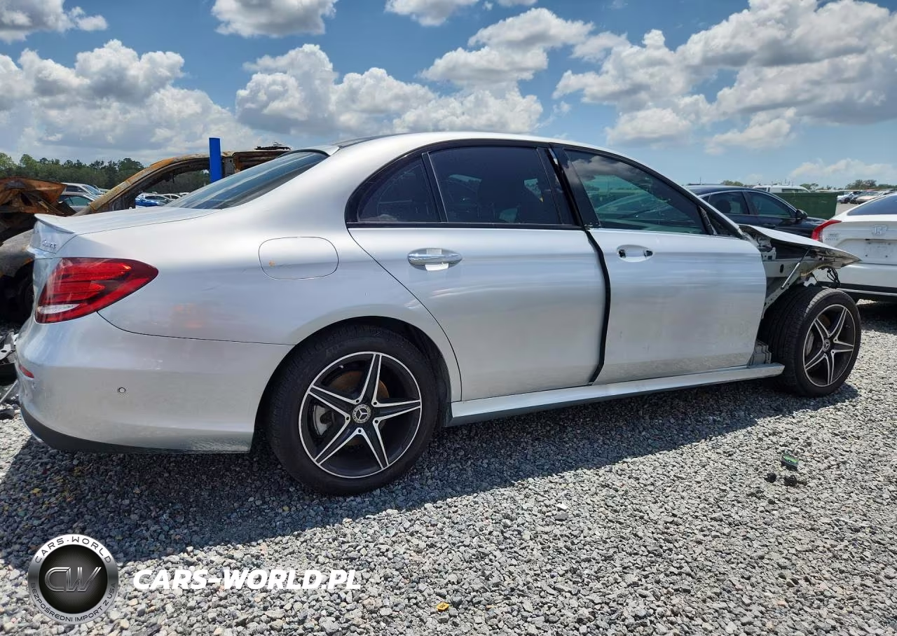 2018 Mercedes-Benz E 300 4Matic VIN:WDDZF4KB7JA407262 - 3