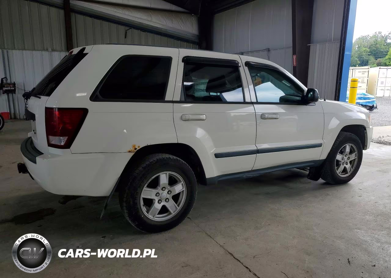 2007 Jeep Grand Cherokee Laredo VIN:1J8GR48K77C681857 - 3