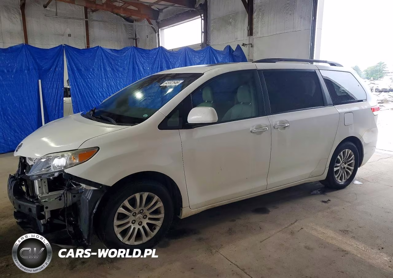 2011 Toyota Sienna Xle 8-Passenger – zdjęcie 1 z 13