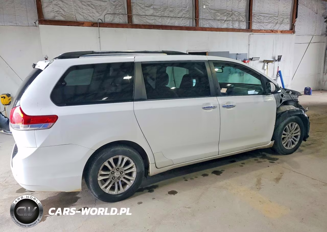 2011 Toyota Sienna Xle 8-Passenger VIN:5TDYK3DC2BS011472 - 3