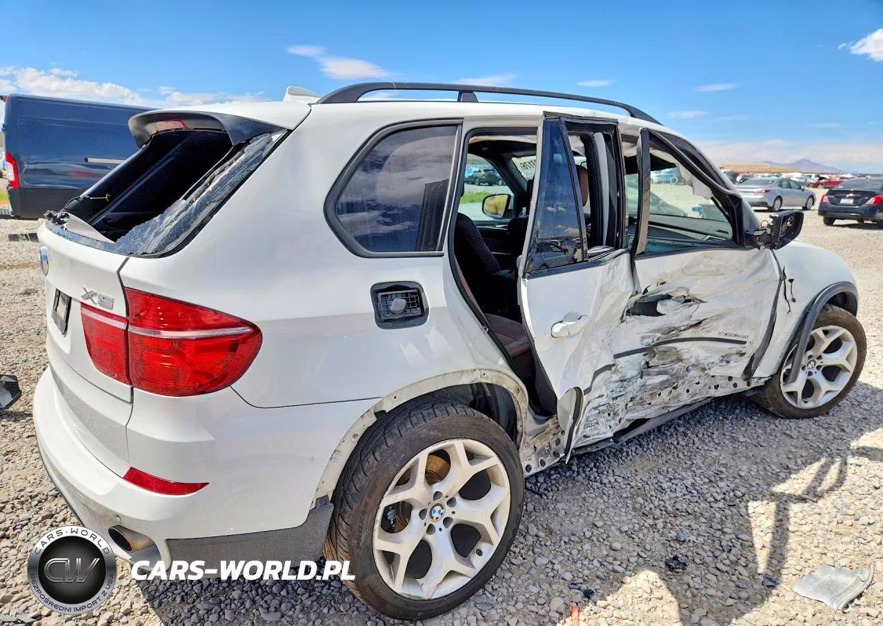 2011 BMW X5 xDrive35I VIN:5UXZV4C57BL743195 - 3