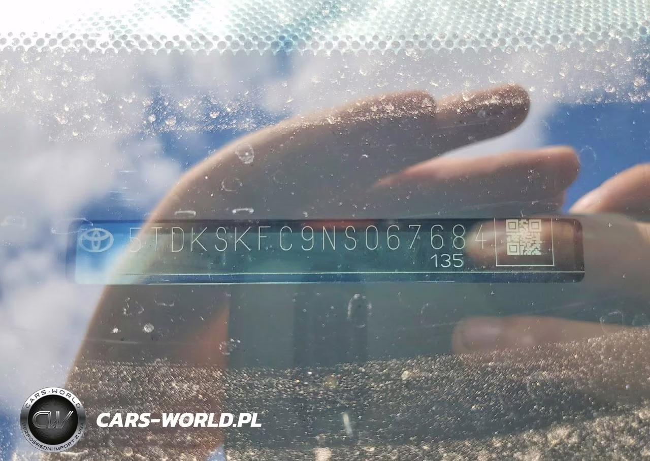 2022 Toyota Sienna Le VIN:5TDKSKFC9NS067684 - 12