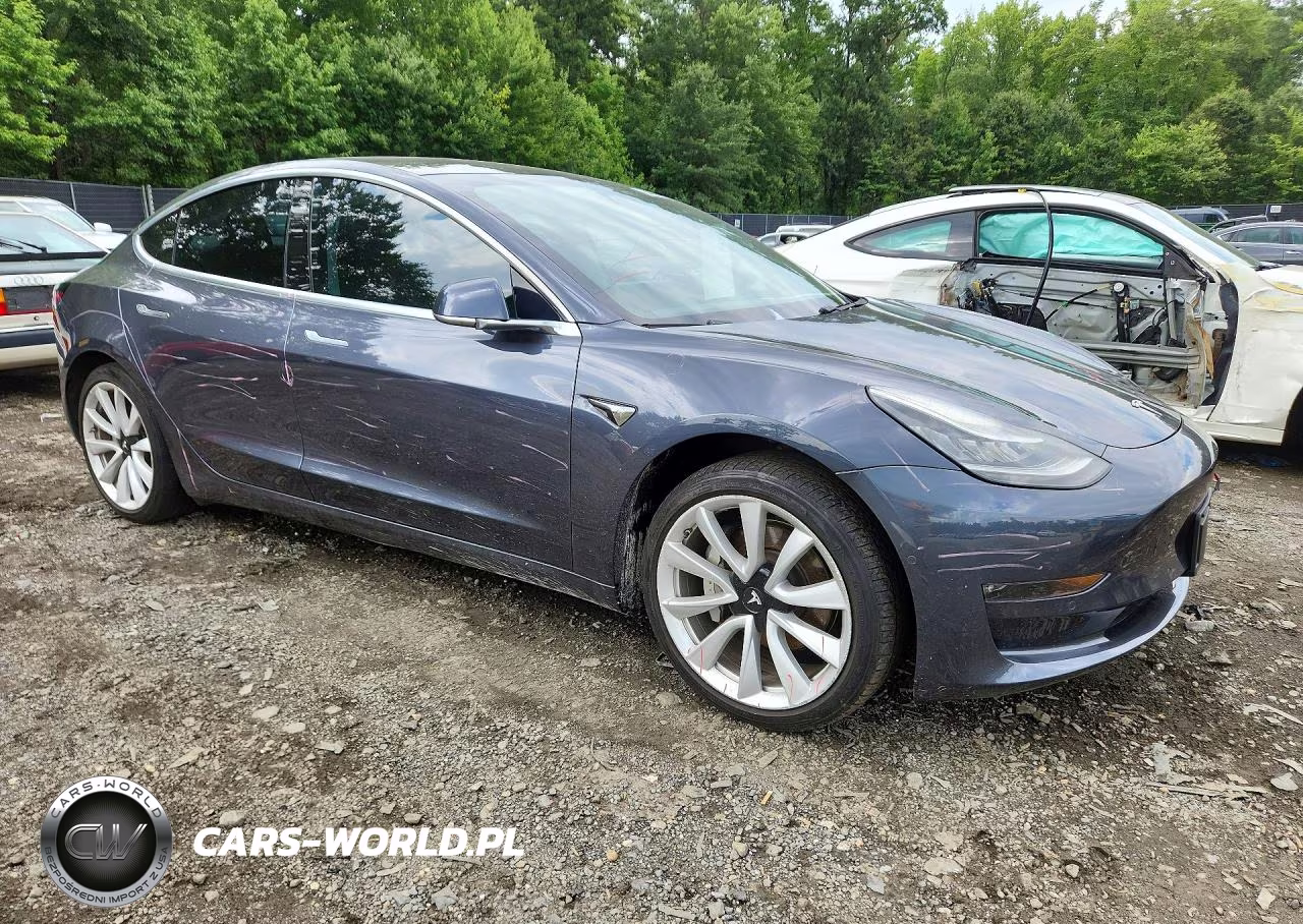2018 Tesla Model 3 VIN:5YJ3E1EA6JF004479 - 4