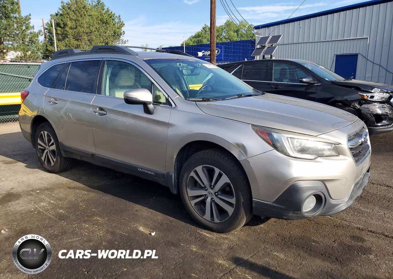 2018 Subaru Outback 3.6R Limited VIN:4S4BSENC5J3355406 - 4