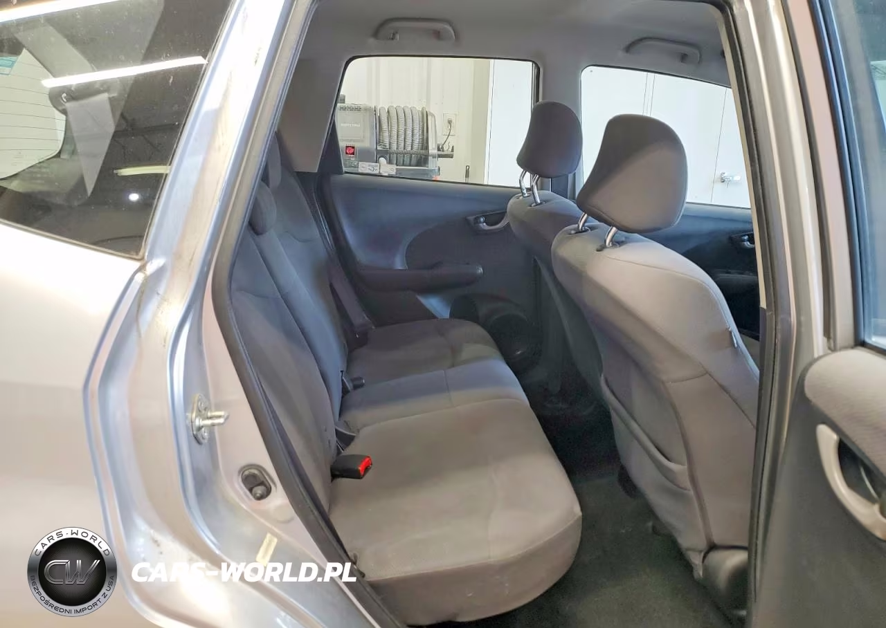 2013 Honda Fit VIN:JHMGE8H3XDC009613 - 11