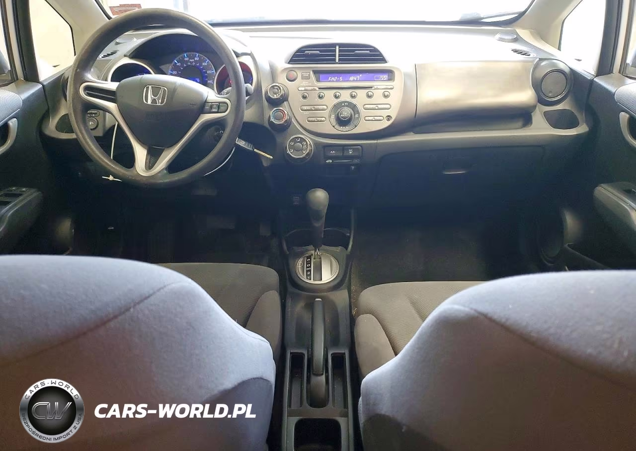 2013 Honda Fit VIN:JHMGE8H3XDC009613 - 8