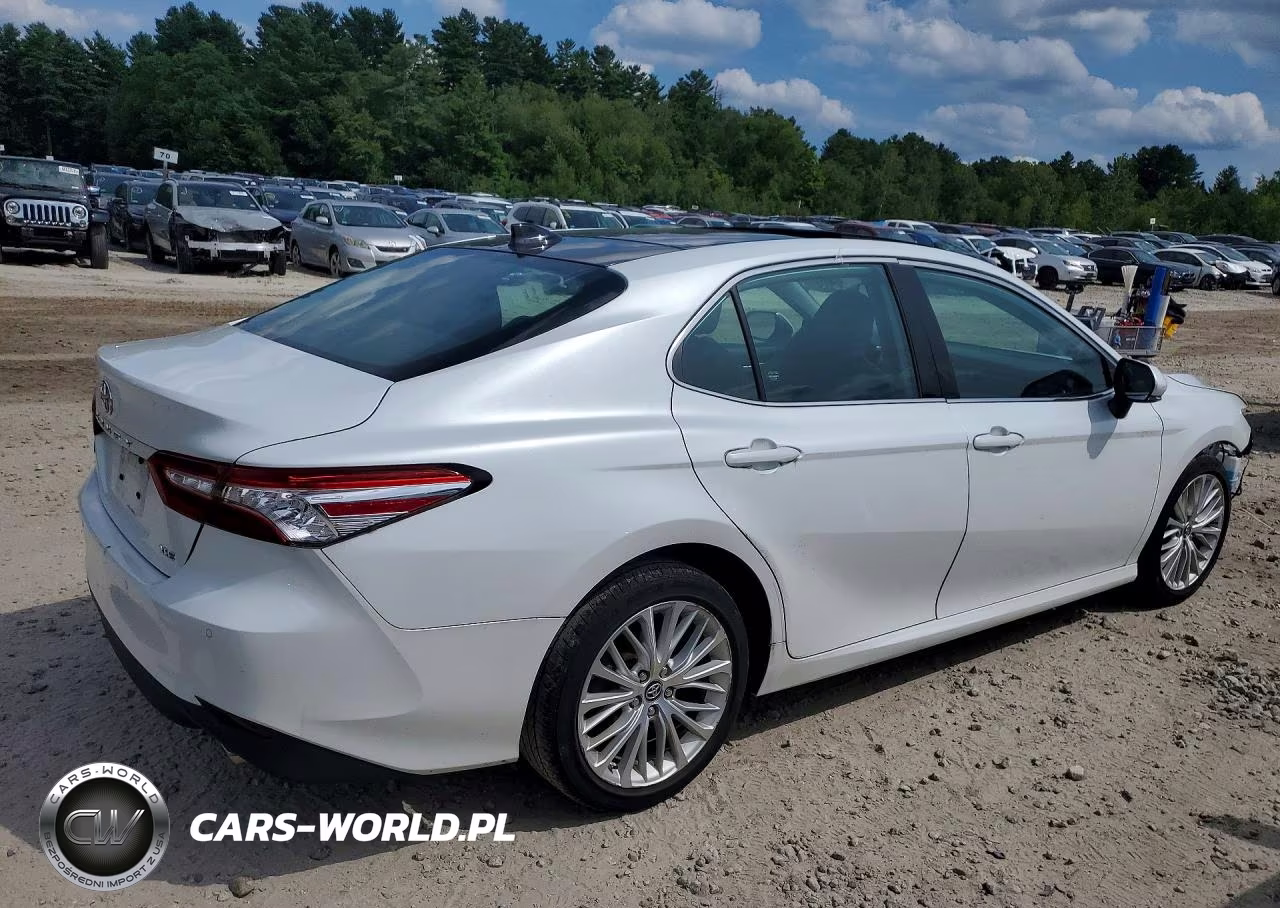 2019 Toyota Camry Xle V6 VIN:4T1BZ1HK1KU028617 - 3