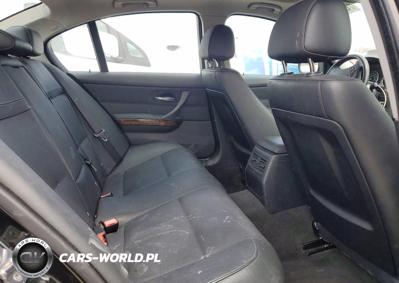 2010 BMW 328 Xi VIN:WBAPK7C57AA461052 - 10
