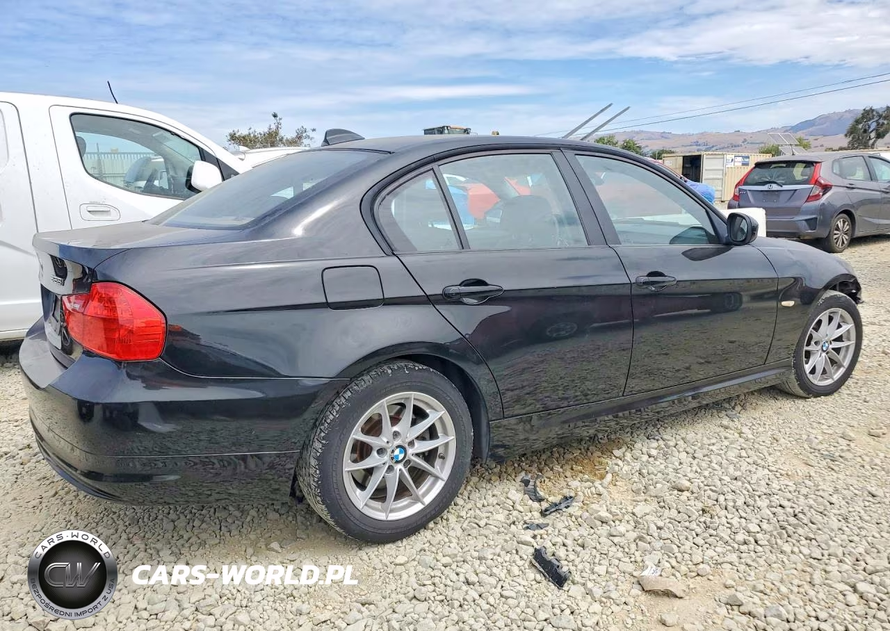 2010 BMW 328 Xi VIN:WBAPK7C57AA461052 - 3