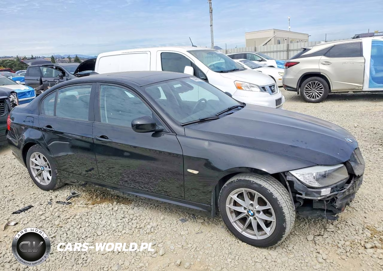 2010 BMW 328 Xi VIN:WBAPK7C57AA461052 - 4