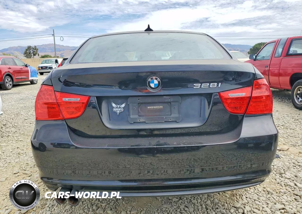 2010 BMW 328 Xi VIN:WBAPK7C57AA461052 - 6