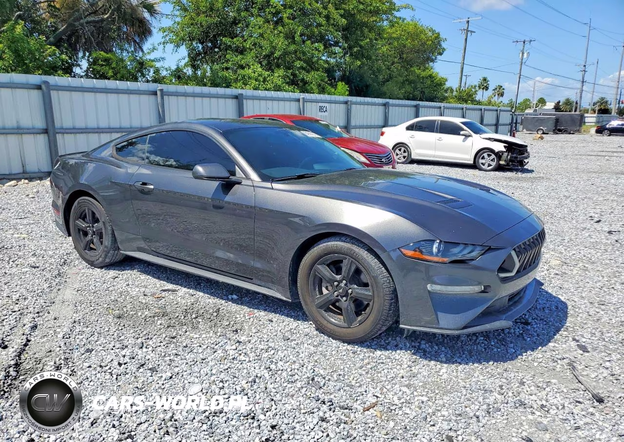 2018 Ford Mustang VIN:1FA6P8TH1J5179228 - 4