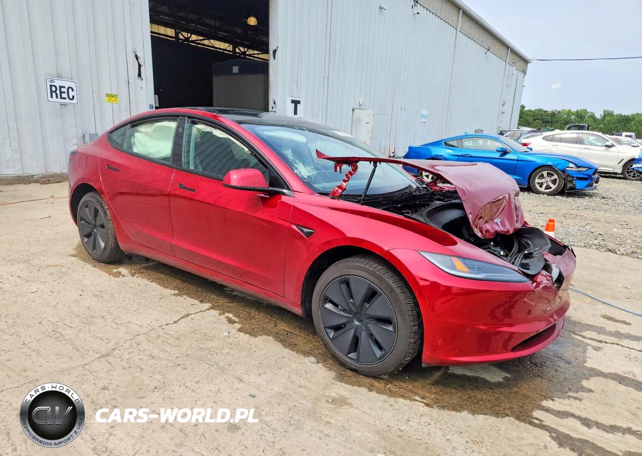 2025 Tesla Model 3 VIN:5YJ3E1EA9SF895949 - 4