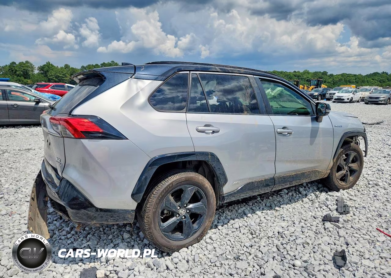 2020 Toyota Rav4 Xse VIN:JTMEWRFV2LJ040929 - 3