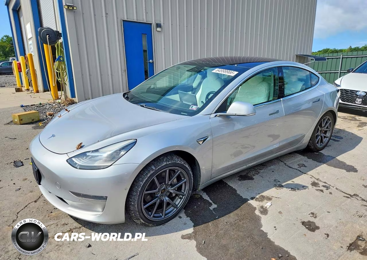 2018 Tesla Model 3 – zdjęcie 1 z 12