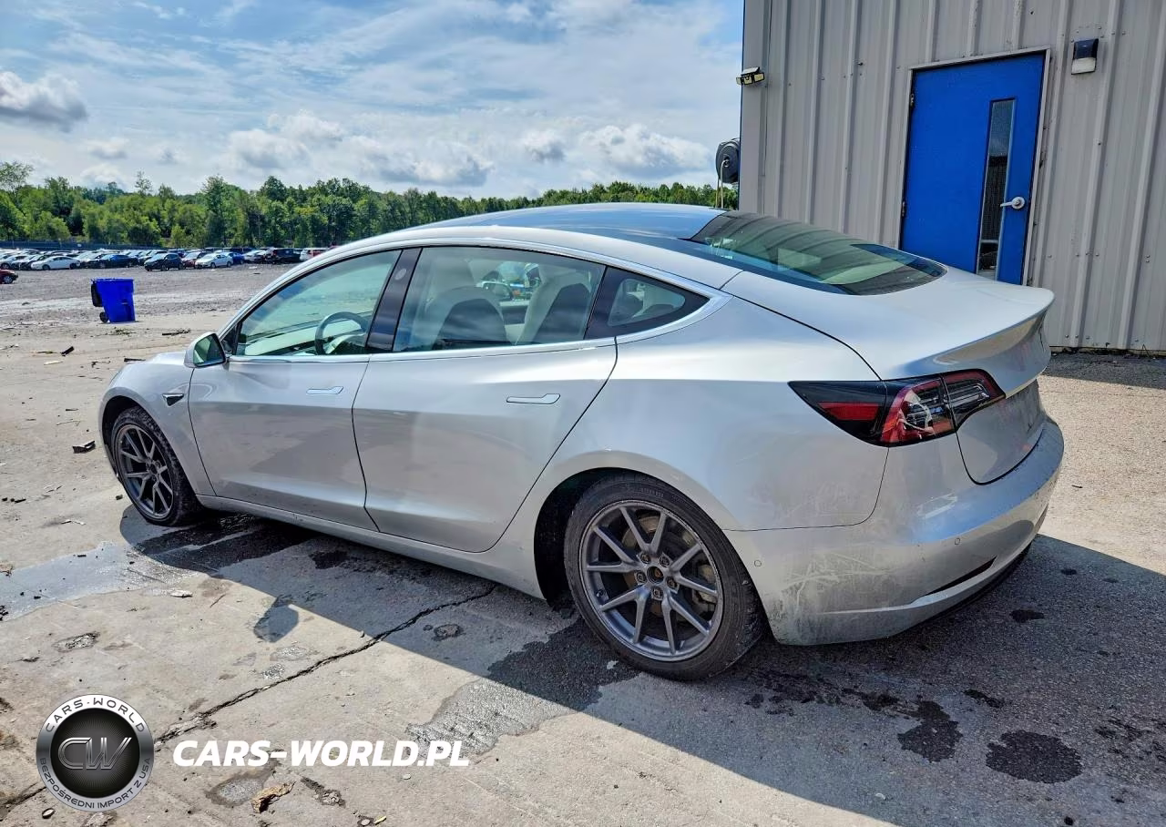 2018 Tesla Model 3 VIN:5YJ3E1EB5JF096189 - 2