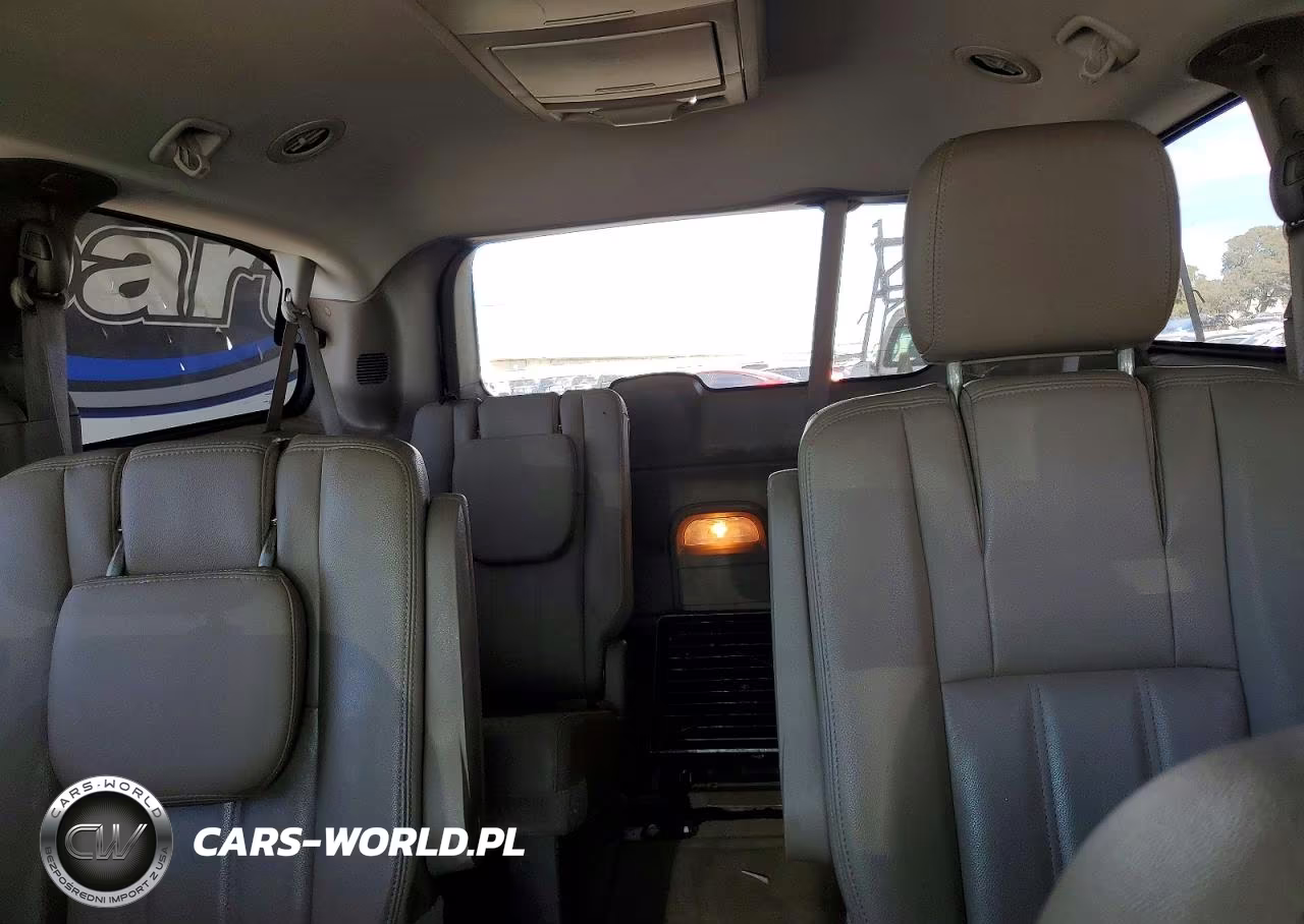 2016 Chrysler Town & Country Touring VIN:2C4RC1BG1GR220987 - 10