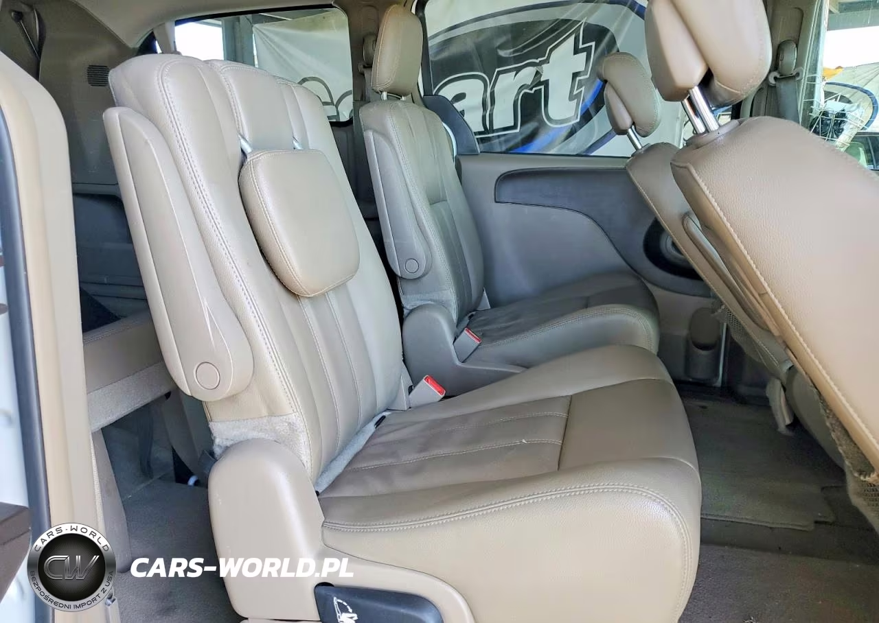 2016 Chrysler Town & Country Touring VIN:2C4RC1BG1GR220987 - 11