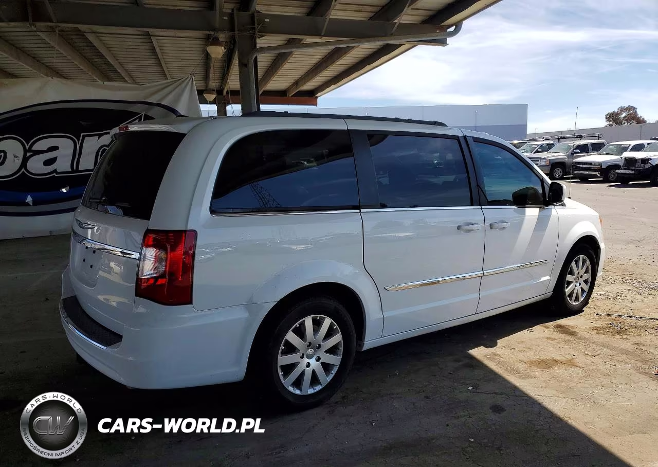 2016 Chrysler Town & Country Touring VIN:2C4RC1BG1GR220987 - 3