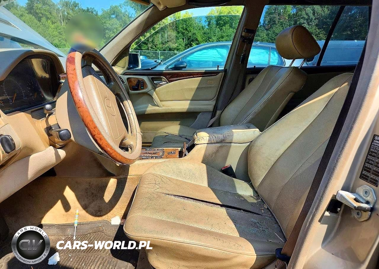 1999 Mercedes-Benz E 320 4Matic VIN:WDBJH82F9XX020924 - 7
