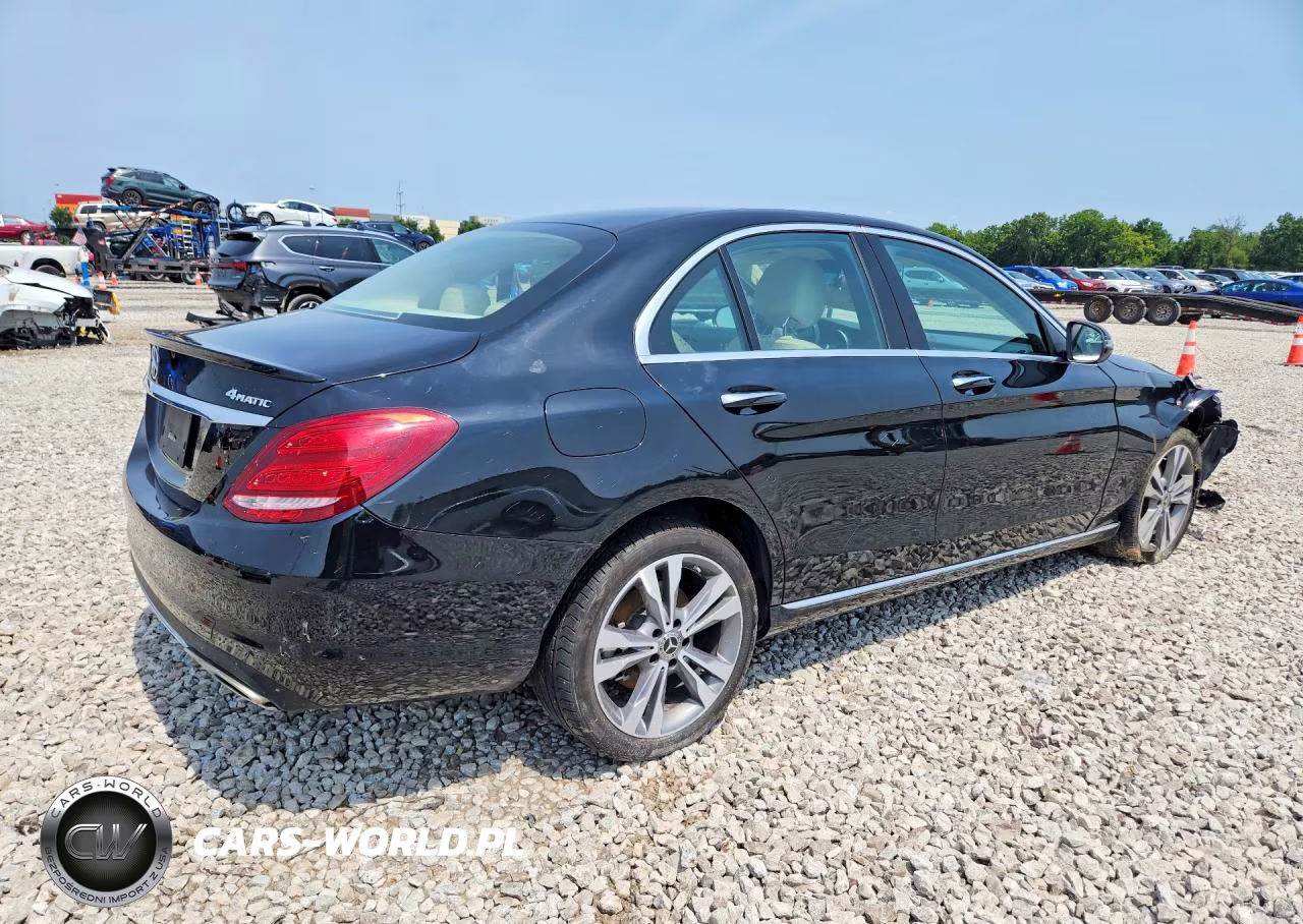 2018 Mercedes-Benz C 300 4Matic VIN:55SWF4KB0JU248555 - 3