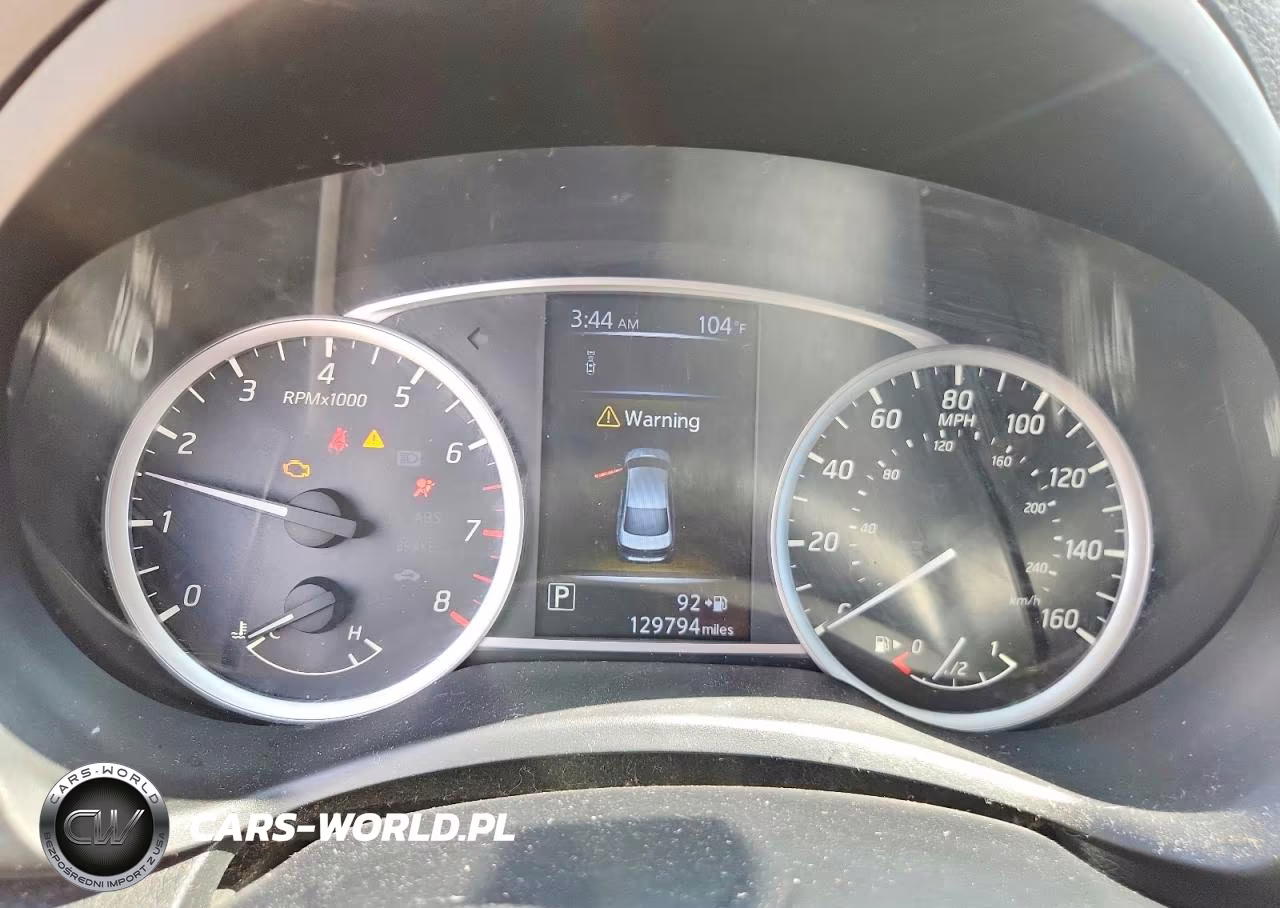 2018 Nissan Sentra Sr VIN:3N1AB7AP0JY212054 - 9