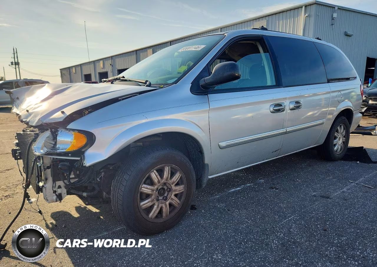 2005 Chrysler Town & Country Touring