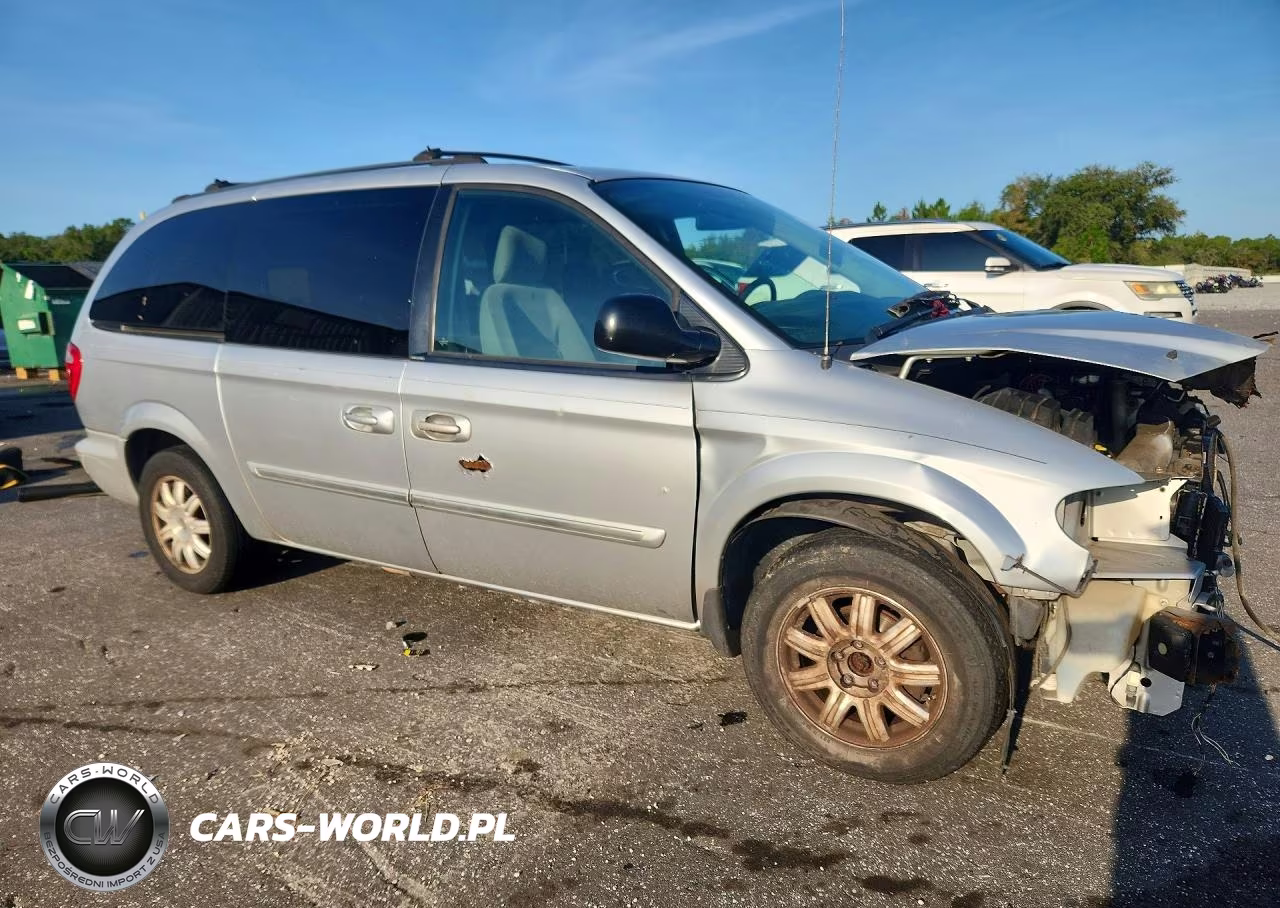 2005 Chrysler Town & Country Touring VIN:2C8GP54L75R486989 - 4