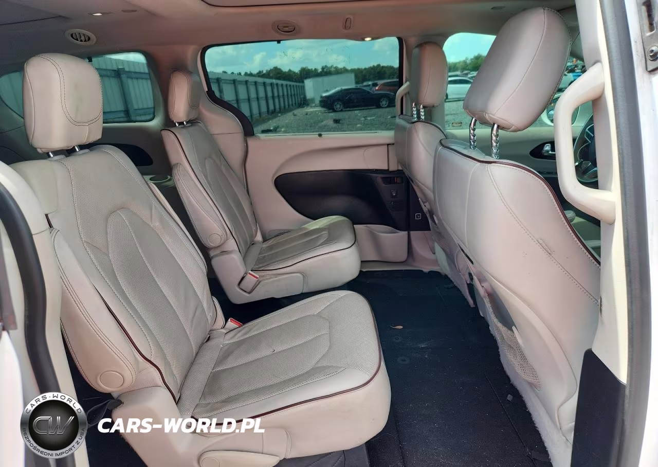 2019 Chrysler Pacifica Limited VIN:2C4RC1GG3KR745888 - 11