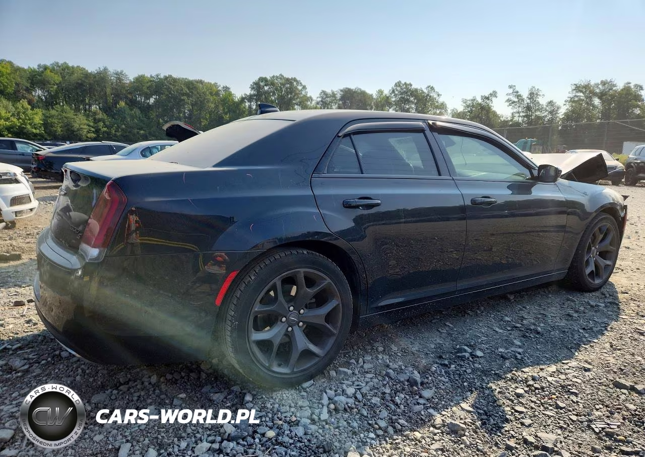 2021 Chrysler 300 S VIN:2C3CCABG2MH524003 - 3