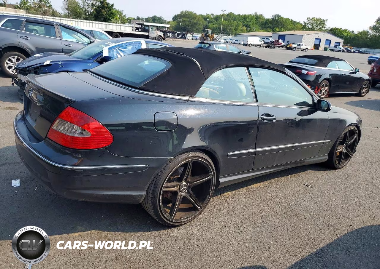 2009 Mercedes-Benz Clk 550 VIN:WDBTK72F69T106576 - 3