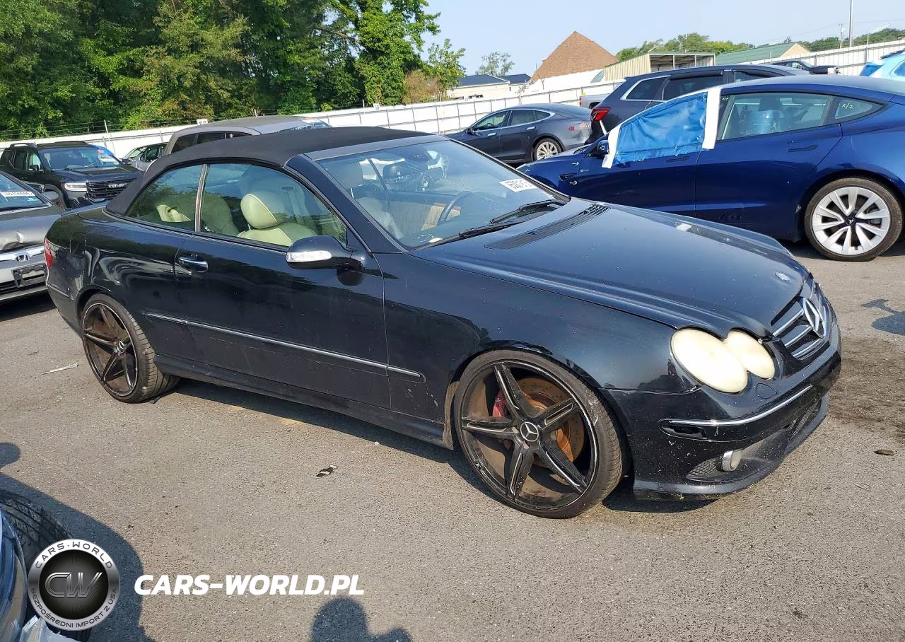 2009 Mercedes-Benz Clk 550 VIN:WDBTK72F69T106576 - 4