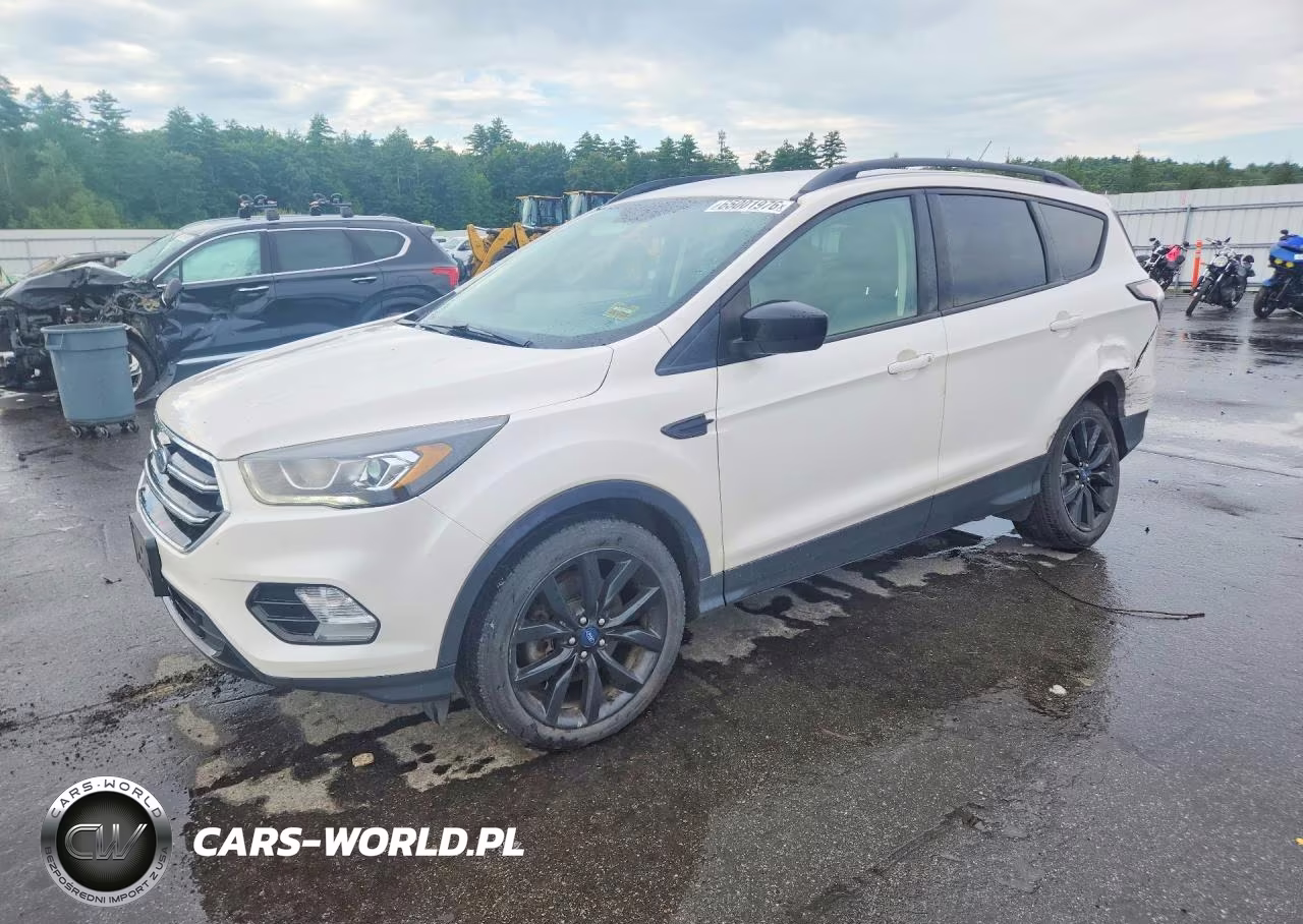 2018 Ford Escape Se VIN:1FMCU9GD4JUD53197 - 1