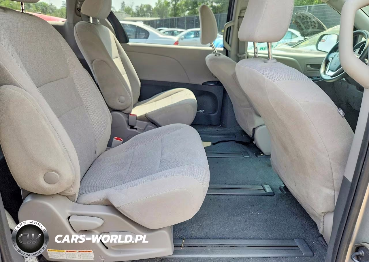 2020 Toyota Sienna L VIN:5TDZZ3DC9LS086493 - 11