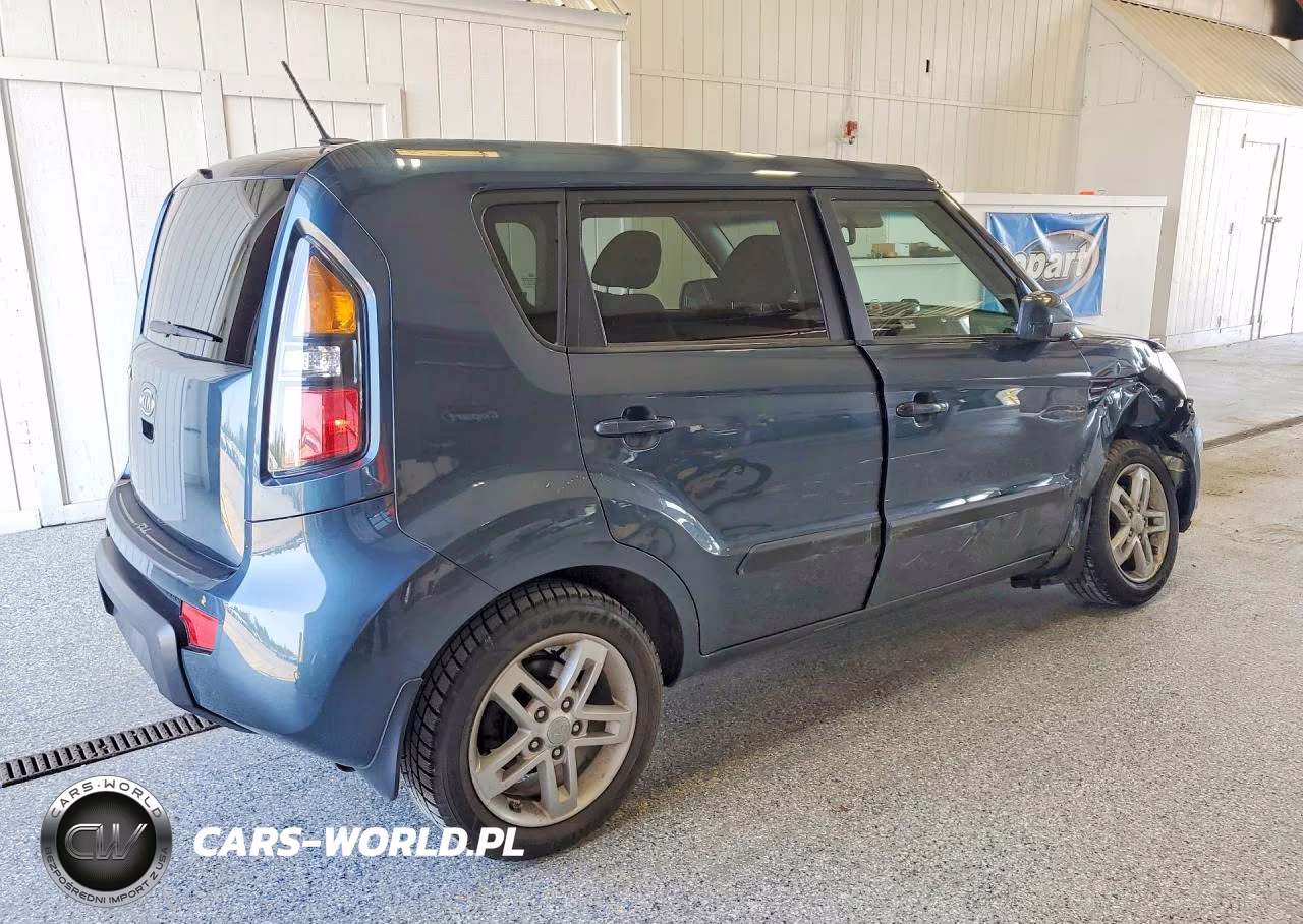 2011 Kia Soul + VIN:KNDJT2A27B7205865 - 3