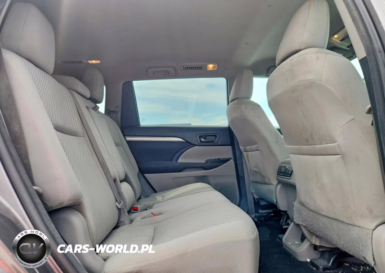 2018 Toyota Highlander Le VIN:5TDZZRFH1JS235424 - 11