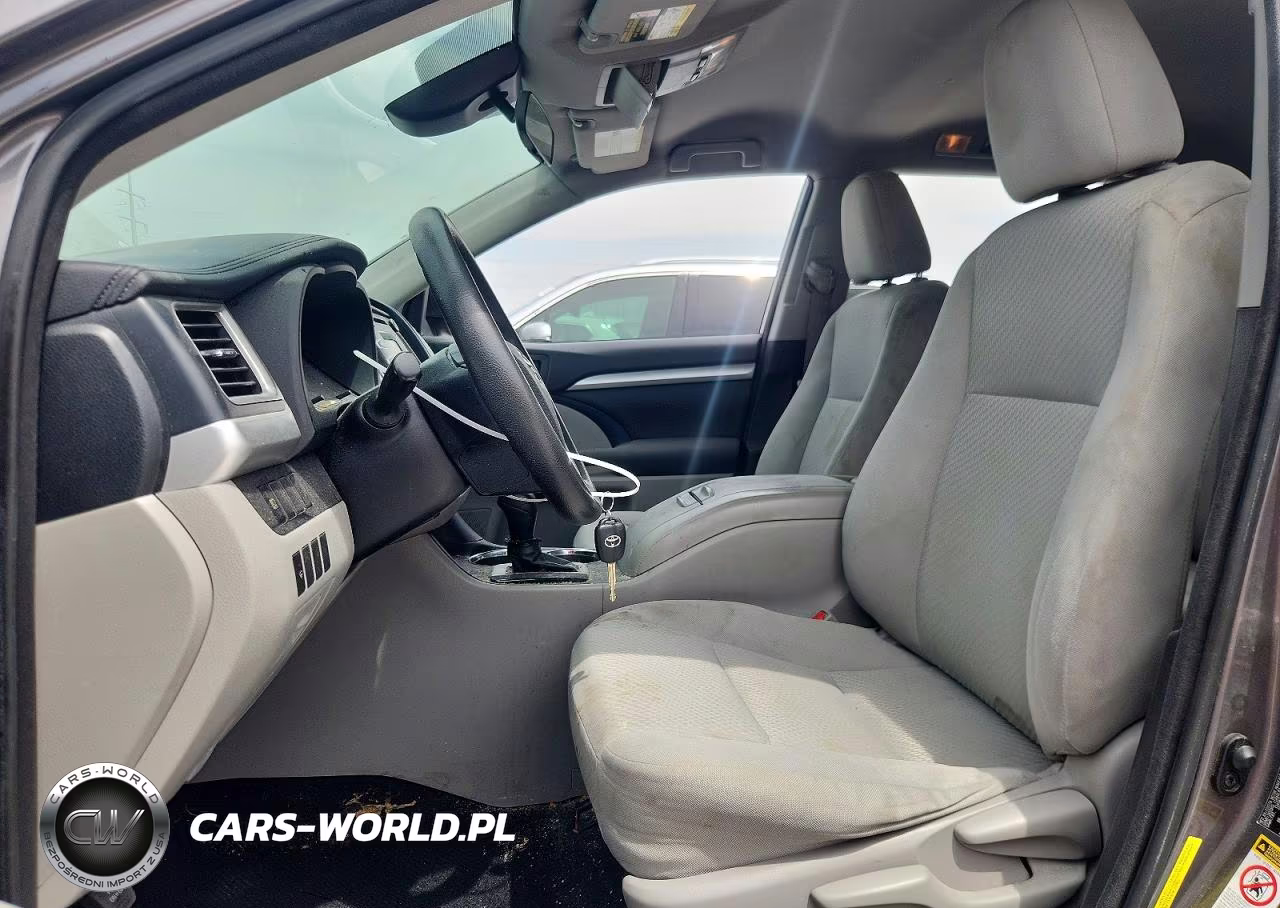 2018 Toyota Highlander Le VIN:5TDZZRFH1JS235424 - 7