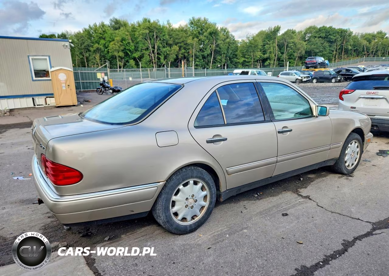1999 Mercedes-Benz E 320 4Matic VIN:WDBJF82H3XX023468 - 3