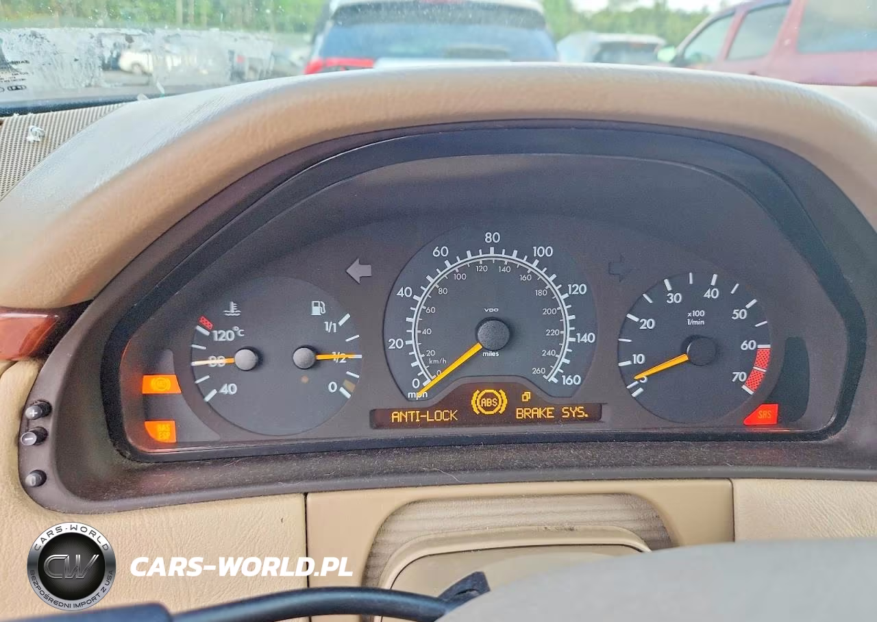 1999 Mercedes-Benz E 320 4Matic VIN:WDBJF82H3XX023468 - 9