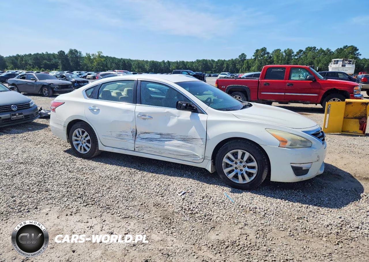 2015 Nissan Altima 2.5 S VIN:1N4AL3APXFC273596 - 4