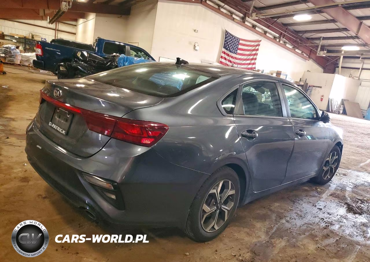 2020 Kia Forte Lxs VIN:3KPF24AD2LE162902 - 3